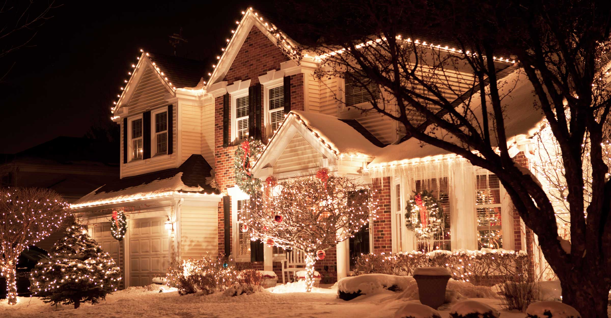 Professional Christmas light installation in London, Ontario